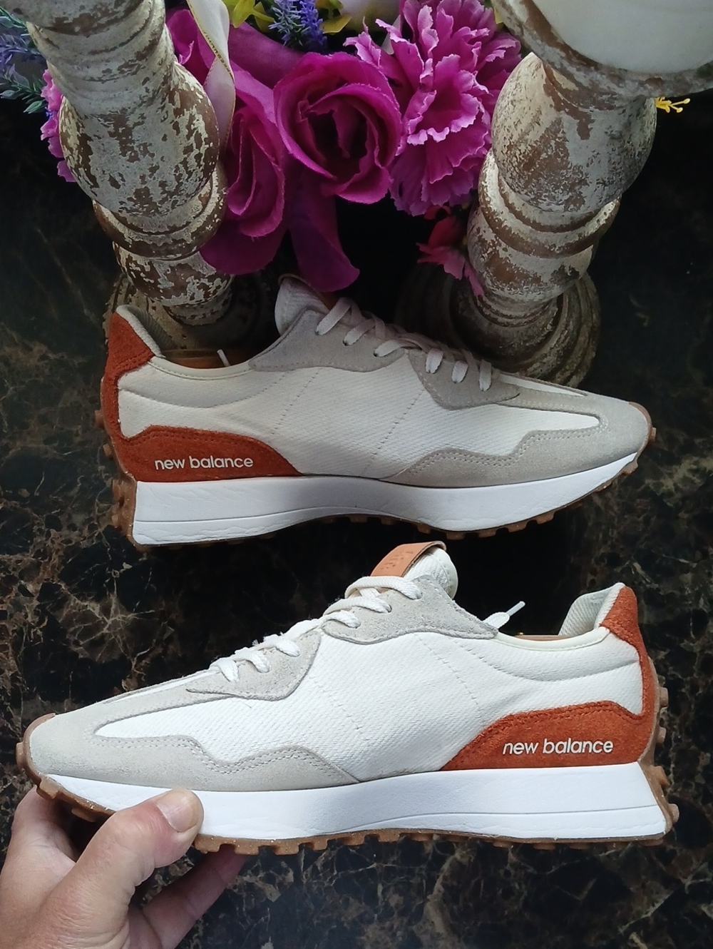 New Balance 327 Lifestyle/Athletic Comfort Shoes Size 8 Men/9.5 Women